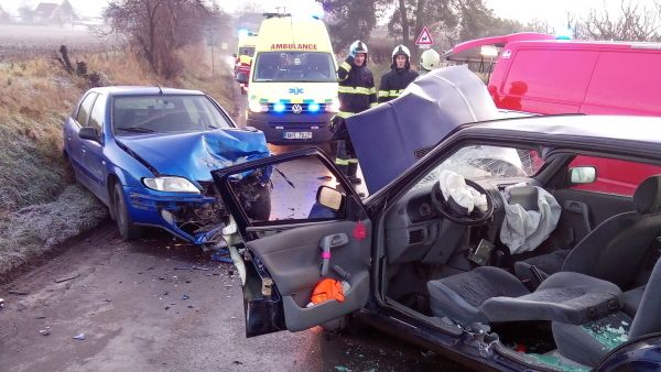 Sedm zraněných při srážce dvou aut na Jihlavsku, včetně dvou dětí